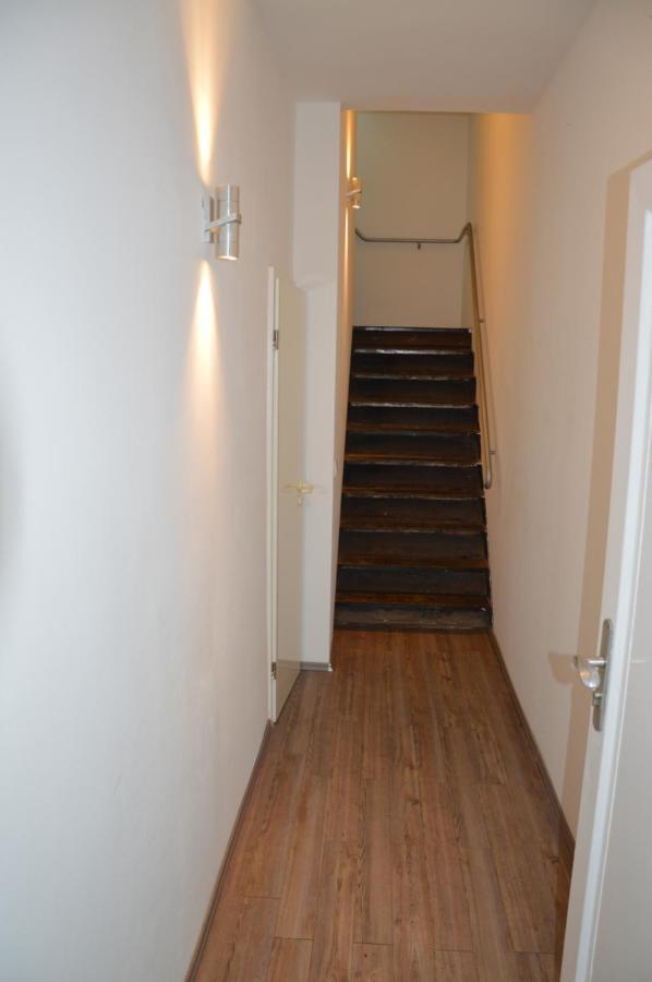 Modern Wuppertal Retreat: Cinema Experience with Private Parking Apartment Exterior photo